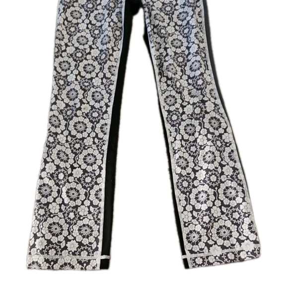 Lululemon Womens Floral Compass Black And White Colorblocked Mid Rise Pant 4 - Picture 4 of 10